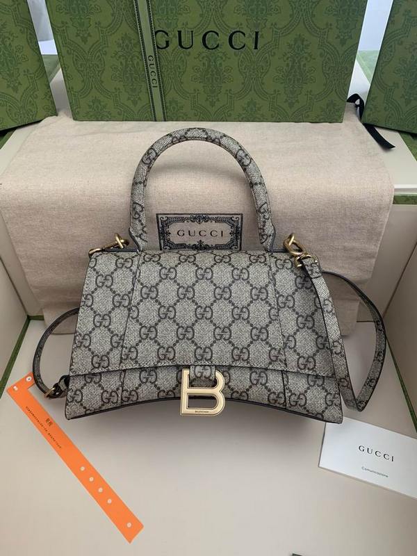 Gucci Handbags 279